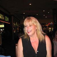 Julie Willis Photo 23