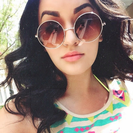 Alicia Gonzalez Photo 16