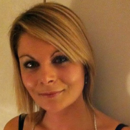 Amy Schofield Photo 27
