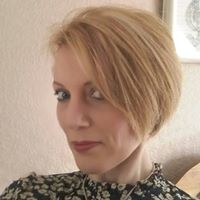 Stephanie Lowry Photo 30