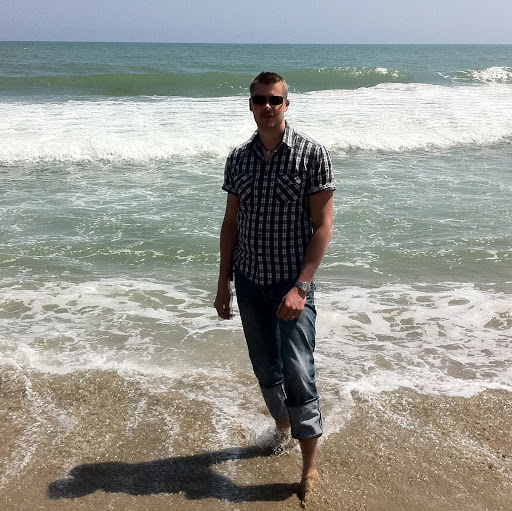 Kristofer Hall Photo 6