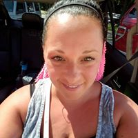 Sarah Fogle Photo 28