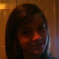 Julia Dietz Photo 26