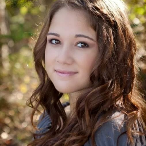 Mackenzie Magee Photo 3