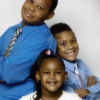 Victoria Thompkins Photo 2