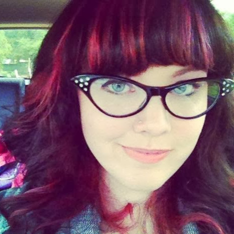 Julia Martin Photo 17