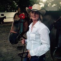 Stephanie Hollis Photo 7