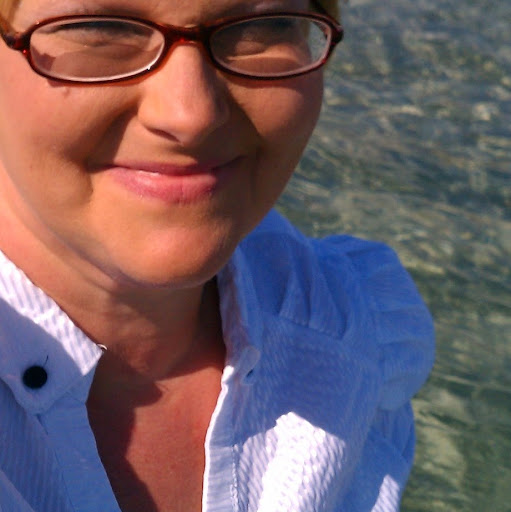 Michelle Toth Photo 35