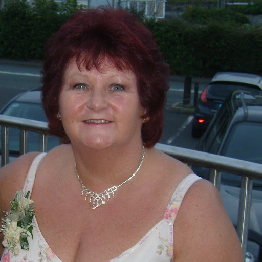 Janet Hughes Photo 31