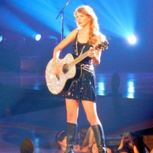 Lindsay Rice Photo 13