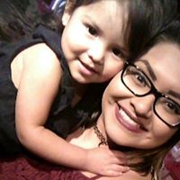 Elizabeth Rosas Photo 20