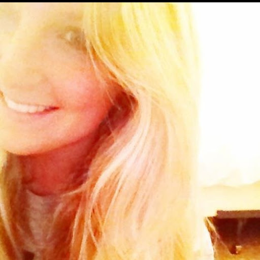 Emily Darnell Photo 8