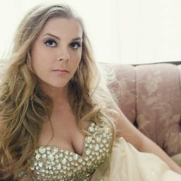 Hollie Carter Photo 12
