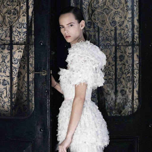 Justine Perry Photo 17