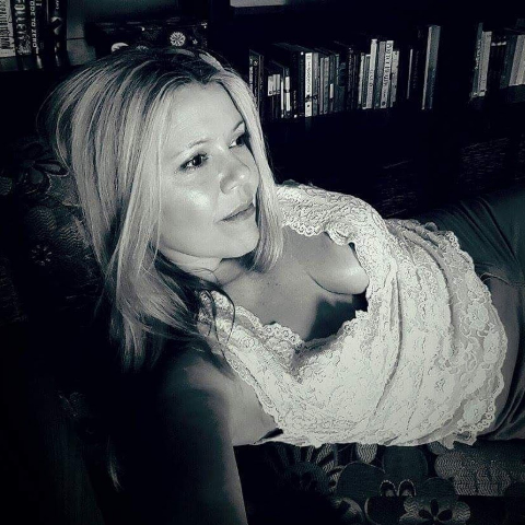 Michelle Skinner Photo 29