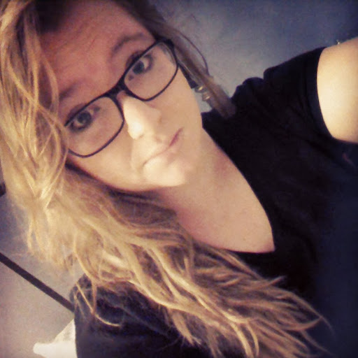 Megan Weeks Photo 15