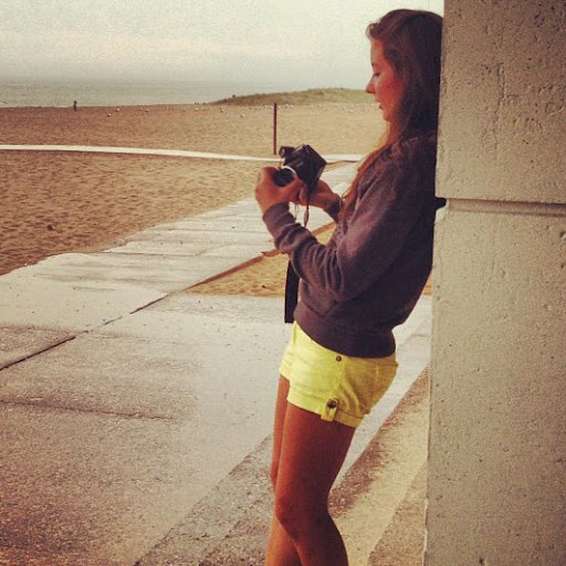 Laura Hardy Photo 3