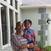 Courtney Crenshaw Photo 19