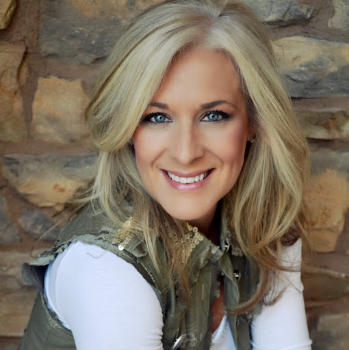 Connie Larson Photo 11