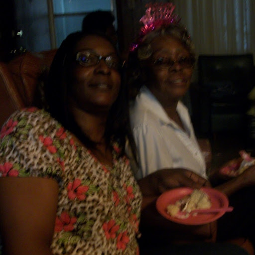 Angie Mayfield Photo 8