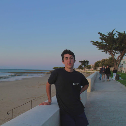 Daniel Hutton Photo 17