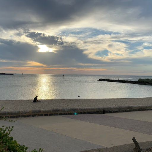 Emma Harding Photo 30