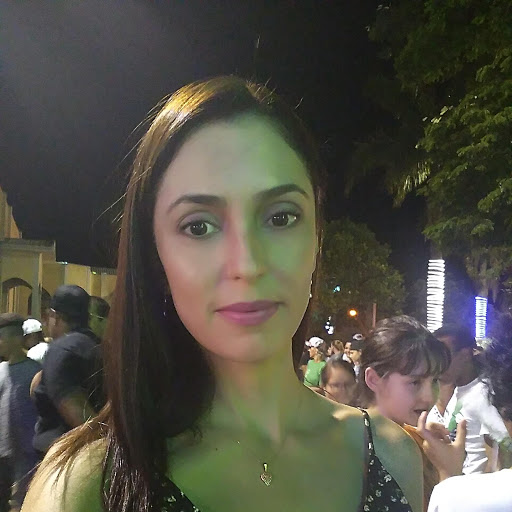 Elizabeth Santos Photo 22
