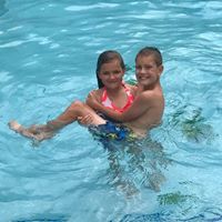 Amanda Derrick Photo 15