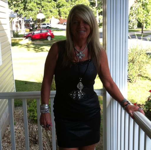 Jamie Shelton Photo 37