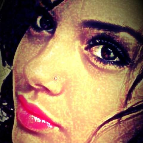 Justine Martinez Photo 5