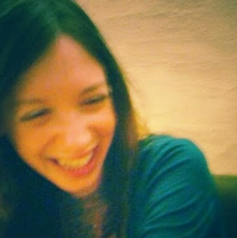 Laura Silverman Photo 39