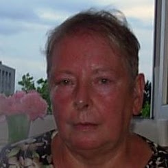 Suzanne Roche Photo 24