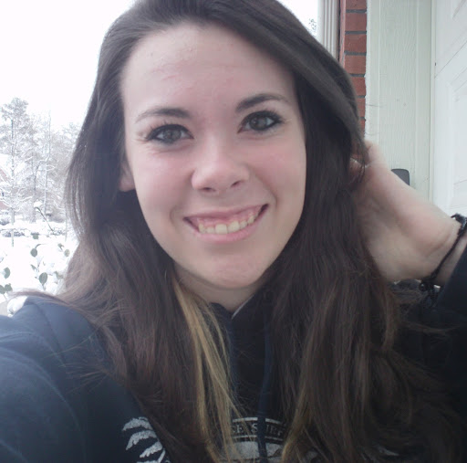 Victoria Hooper Photo 7