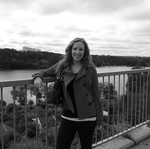 Hannah Gustafson Photo 9