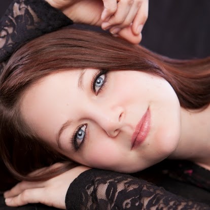 Alicia Howell Photo 14