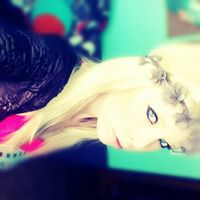 Cassie Dickinson Photo 5