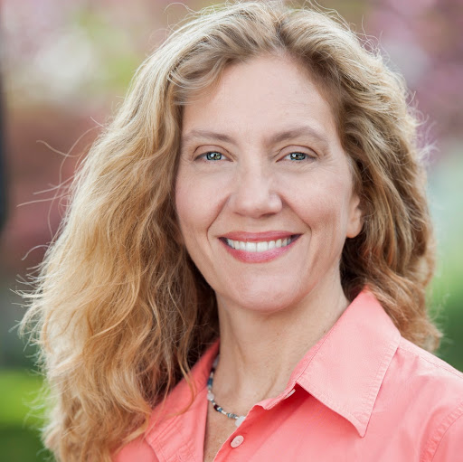 Elizabeth Gould Photo 33