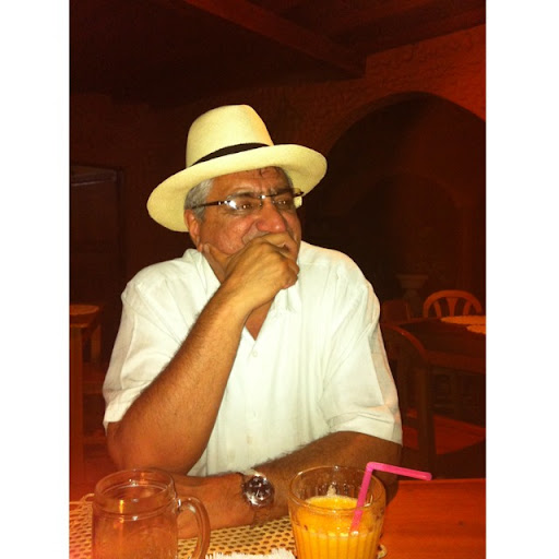 Juan Arias Photo 14