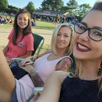 Molly Foster Photo 42