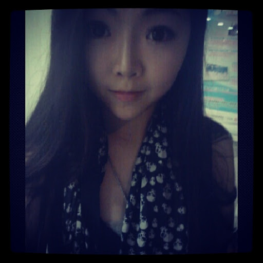 Catherine Law Photo 16
