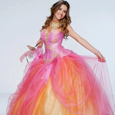 Manuela Gil Photo 11