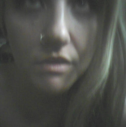 Samantha Miller Photo 18