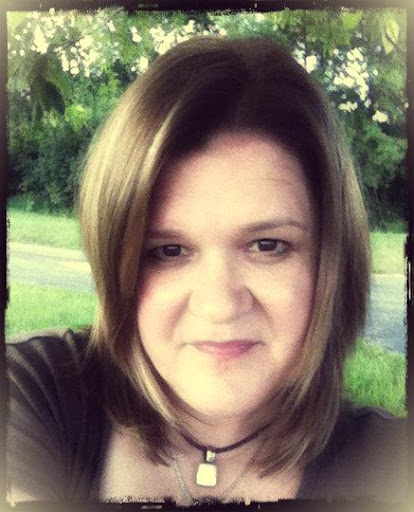 Elizabeth Nixon Photo 15