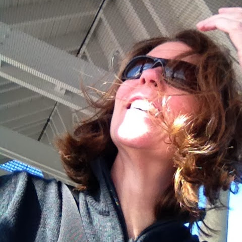 Ellen Davis Photo 17