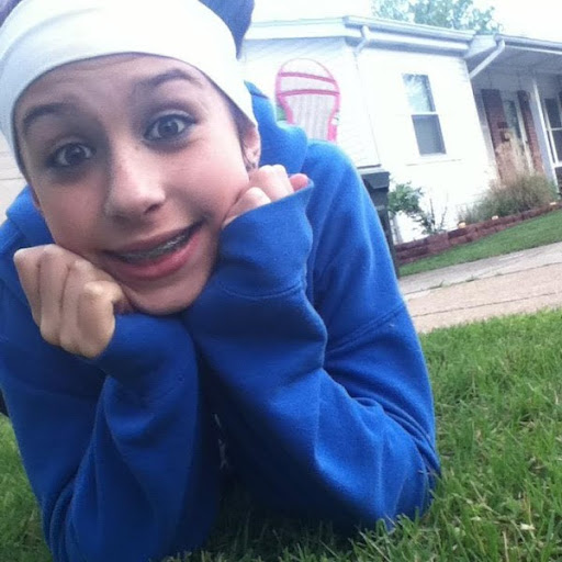 Danielle Kilburn Photo 8