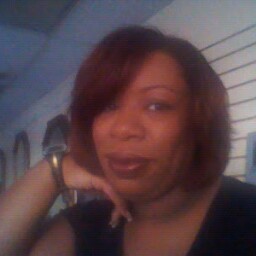 Tracey Holland Photo 18