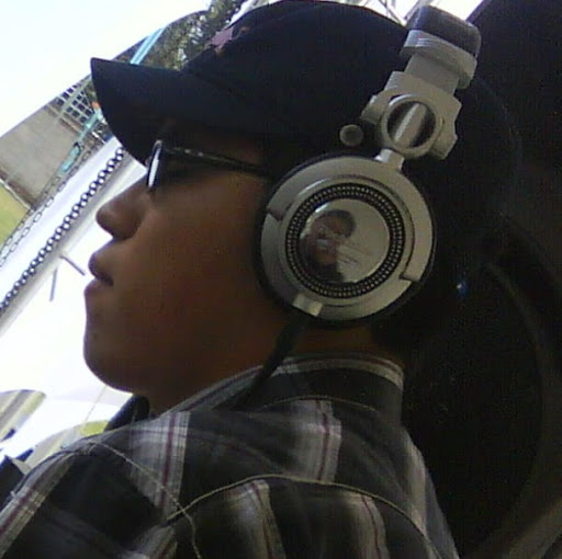 Roberto Sanchez Photo 23