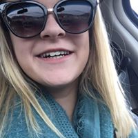 Ellie Larson Photo 17