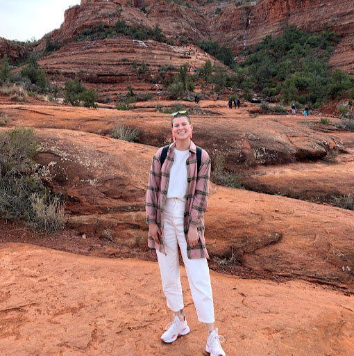 Emily Peters Photo 52