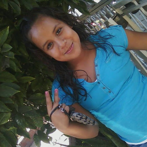 Vanessa Cruz Photo 22